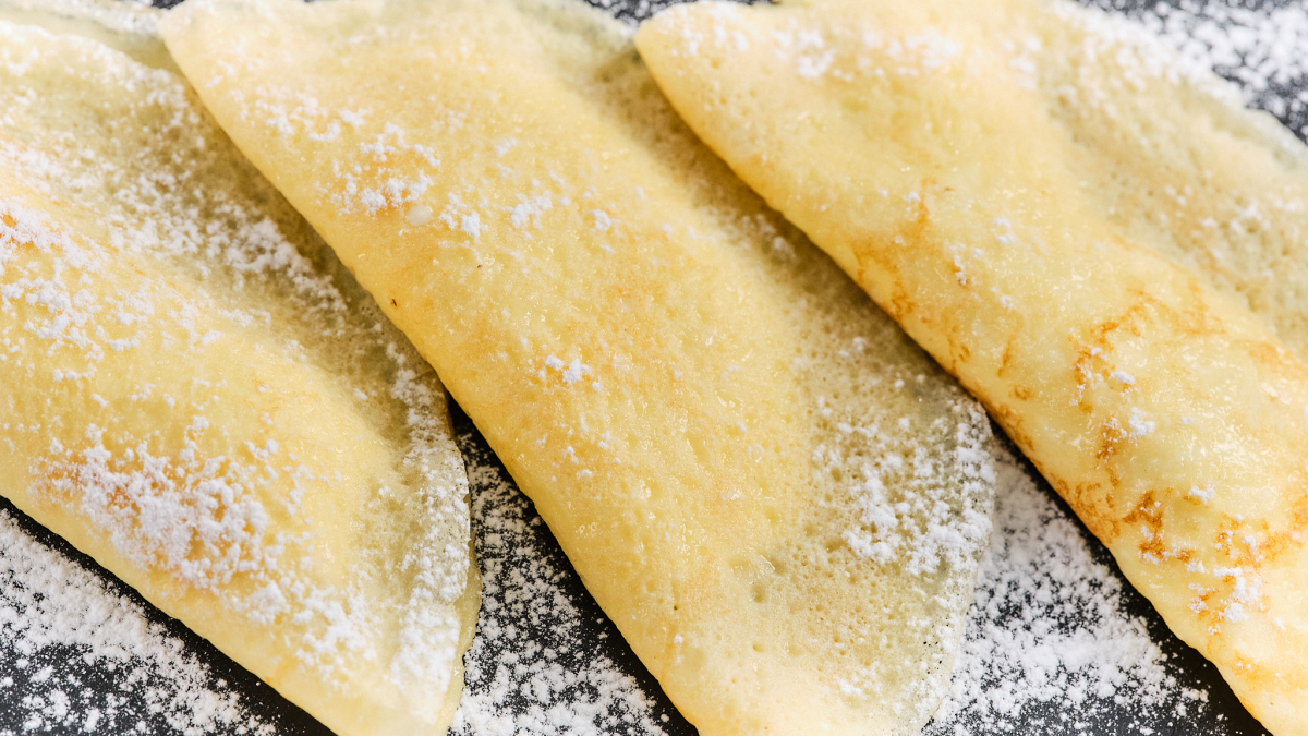 Unas deliciosas crêpes con nata montada