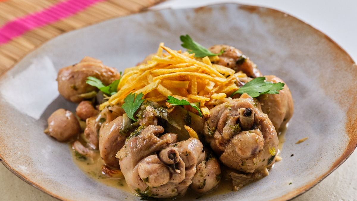 Un sencillo (y sabroso) pollo al ajillo