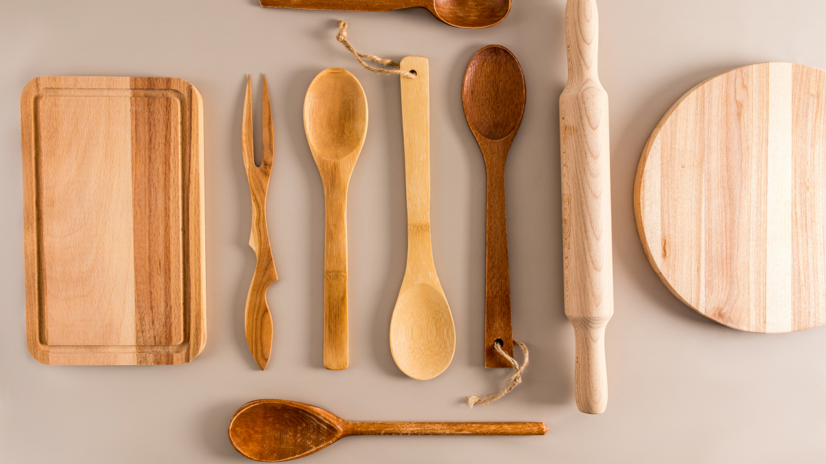 El motivo por el que no deberías usar utensilios de cocina de madera