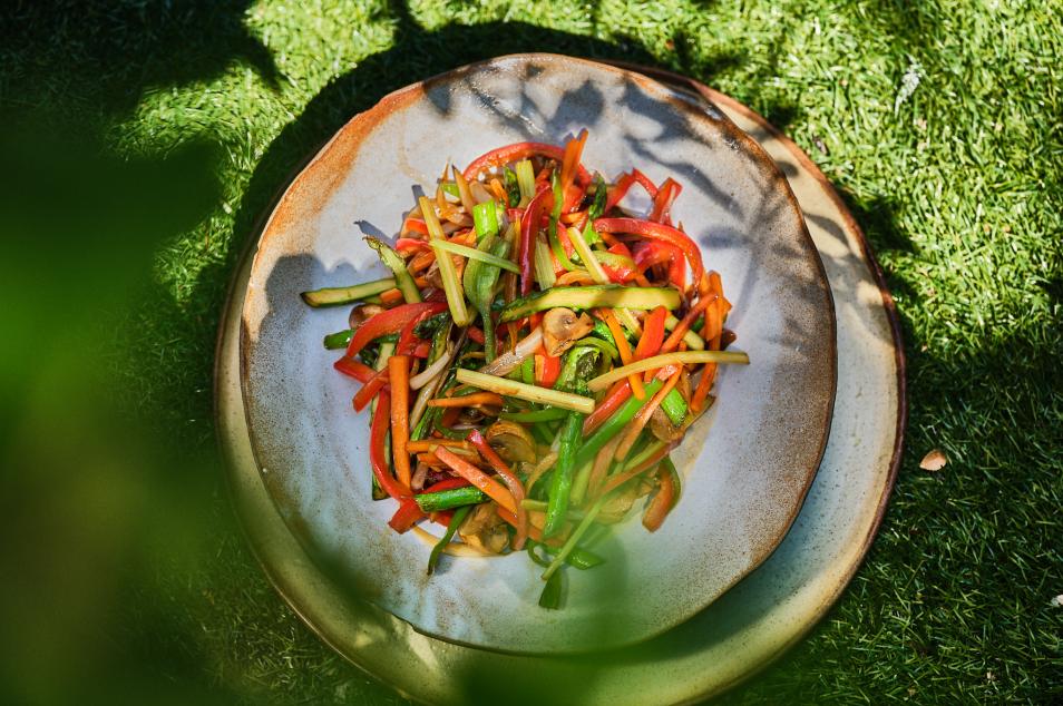 Presentación del wok de verduras.