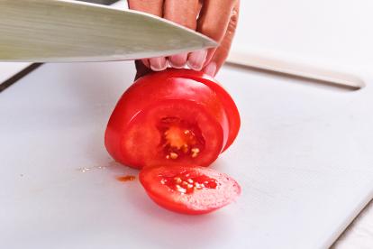 Cortar los tomates
