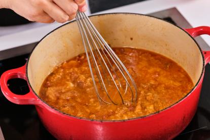 Remover la sopa con varillas y cocer otros 10 minutos.