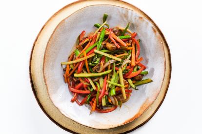 Presentación del wok de verduras.