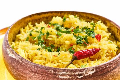 Presentación final de arroz al curry