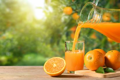 ¿Engorda o no beber zumo de naranja?