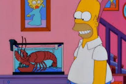 Homer Simpson contempla a su mascota Pinchy.